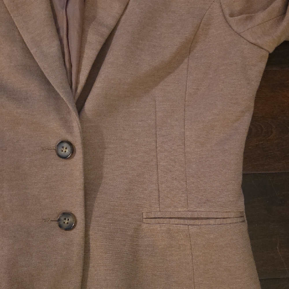 H&M Women's Tan Blazer - Picture 7 of 11